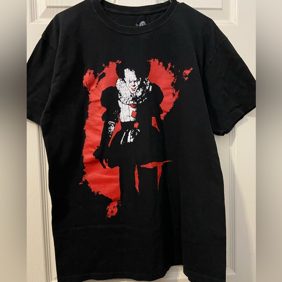 IT chapter 2 movie tee. Men’s sz large. Horror Pennywise - Picture 1 of 3
